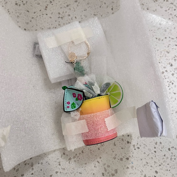 #68 - Kate Spade - Playa Ombré 3D Bag Charm! - Picture 6 of 7